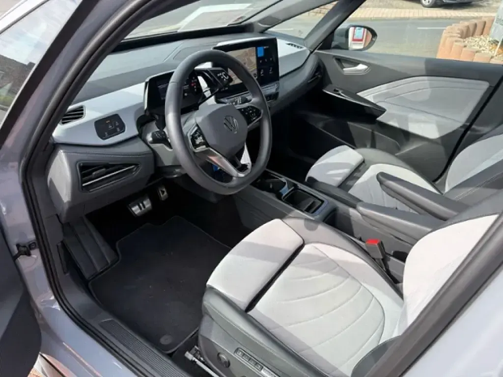 Gebraucht VW ID.3 Pro 150 kW (204 PS) 2024 Mondsteingrau/schwarz Kleinwagen