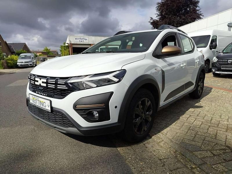 Weiß Gebraucht 2024 Dacia Sandero Extreme Kleinwagen | 16.500 € (Fairer Preis) - Bild 1/4