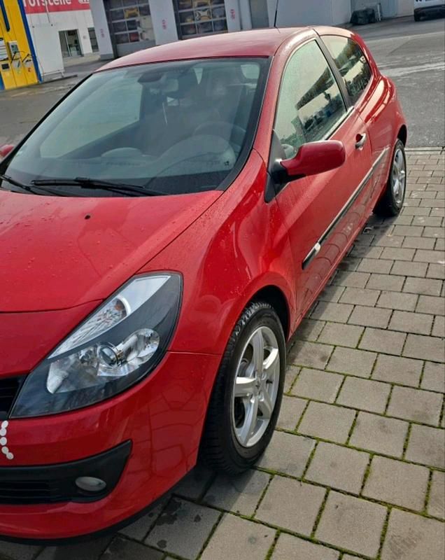Gebraucht Renault Clio III 101 PS (74 kW) 2008 Rot Kleinwagen