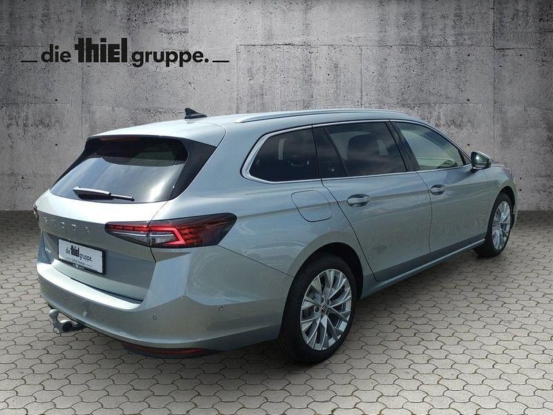 Gebraucht Skoda Superb Selection 150 PS (110 kW) 2025 Silber Kombi