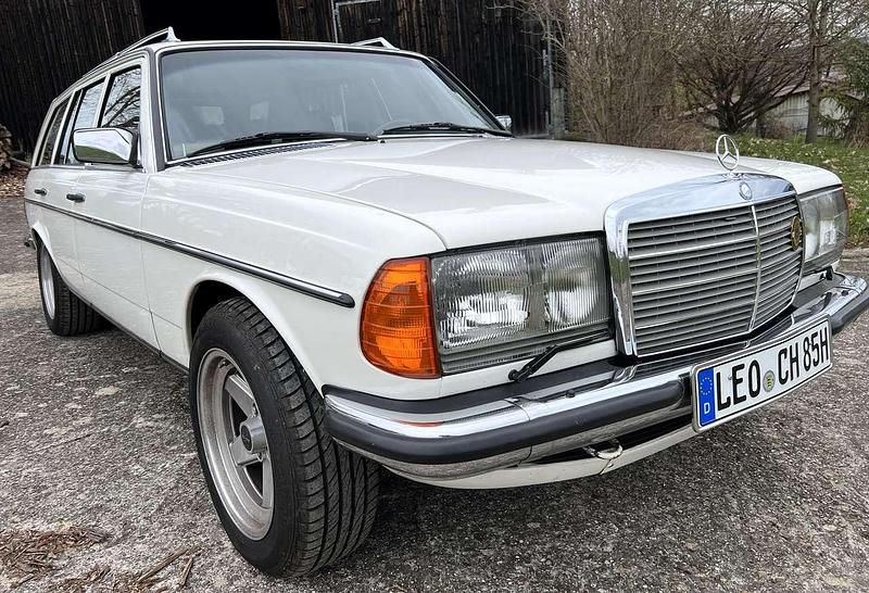 Gebraucht Mercedes 300 125 PS (91 kW) 1985 Weiß Kombi