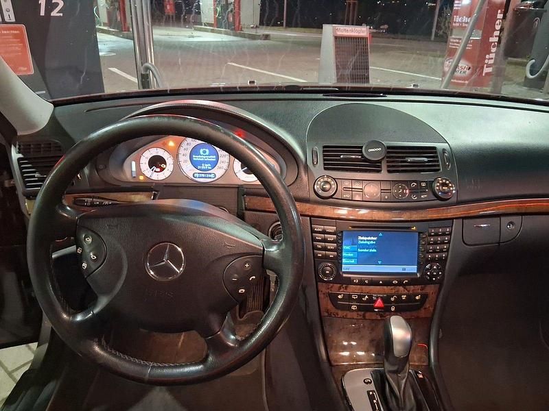 Gebraucht Mercedes E320 Avantgarde 204 PS (150 kW) 2005 Beige Kombi