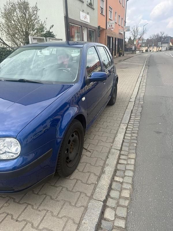 Gebraucht VW Golf IV 105 PS (77 kW) 2001 Blau Limousine