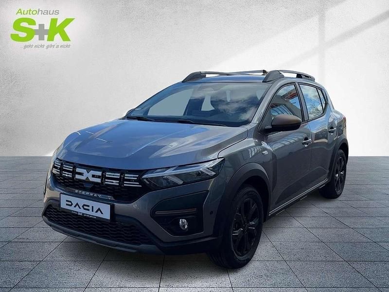 Dolomitgrau (grau) Neu 2025 Dacia Sandero Extreme Kleinwagen | 20.790 € (Fairer Preis) - Bild 1/4