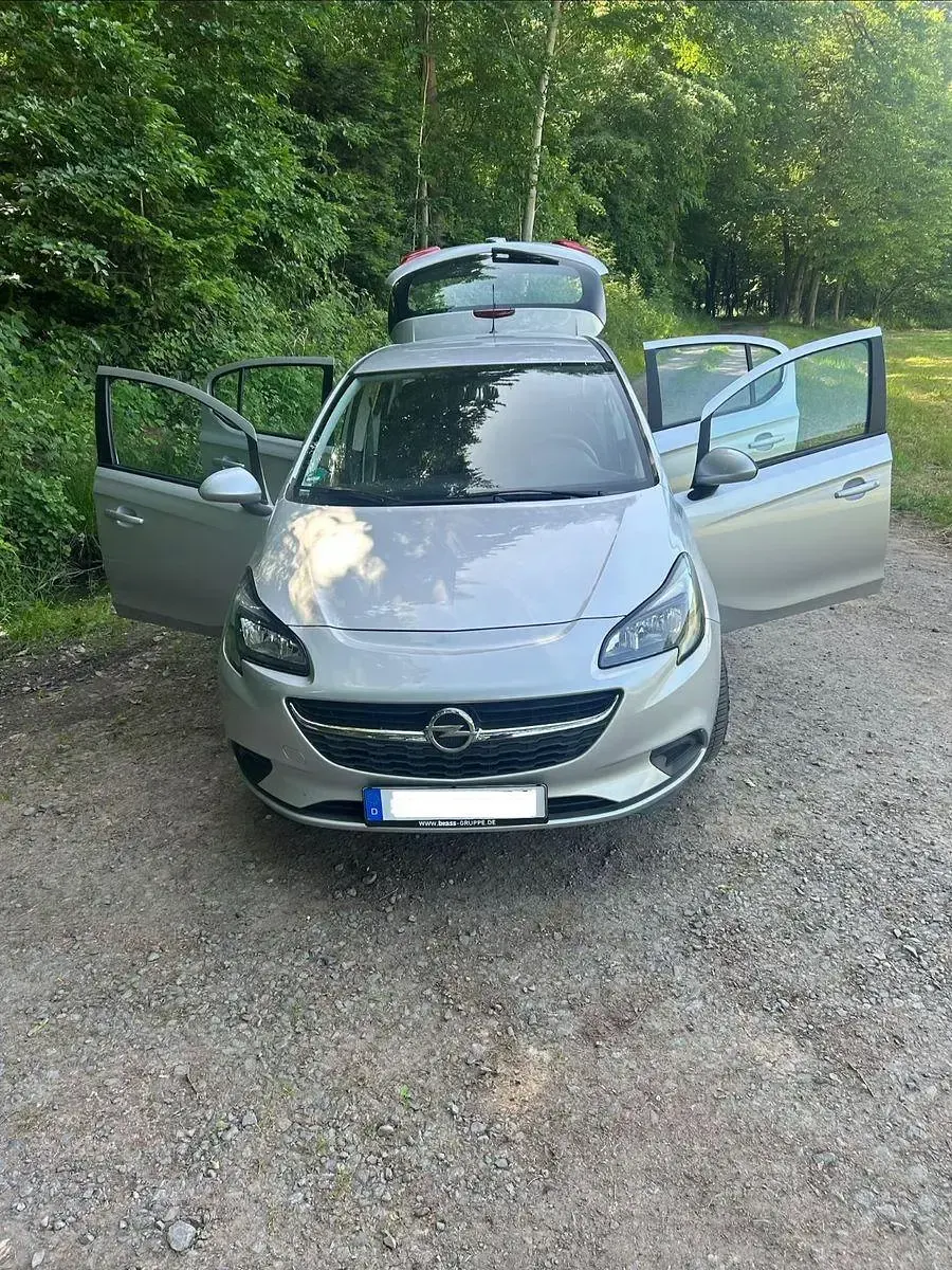 Używany Opel Corsa Edition 69 KM (50 kW) 2016 Srebrny Hatchback