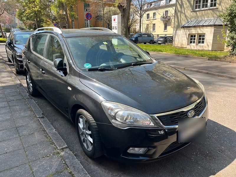 Second-hand Kia Ceed 90 CP (66 kW) 2010 Negru Hatchback