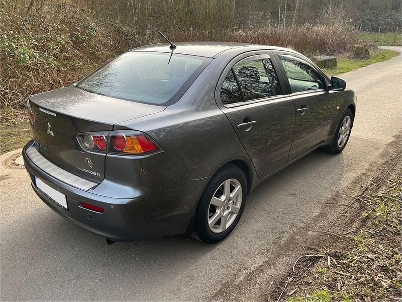 Gebraucht Mitsubishi Lancer Edition 150 PS (110 kW) 2012 Grau Limousine