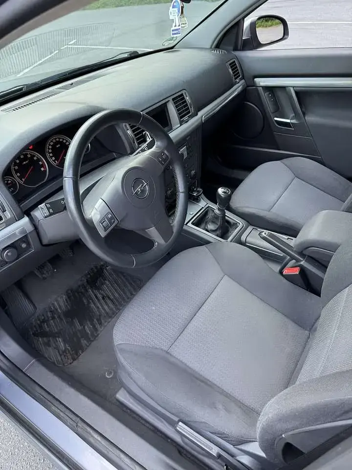 Gebraucht Opel Vectra Cosmo 140 PS (102 kW) 2006 Silber Limousine