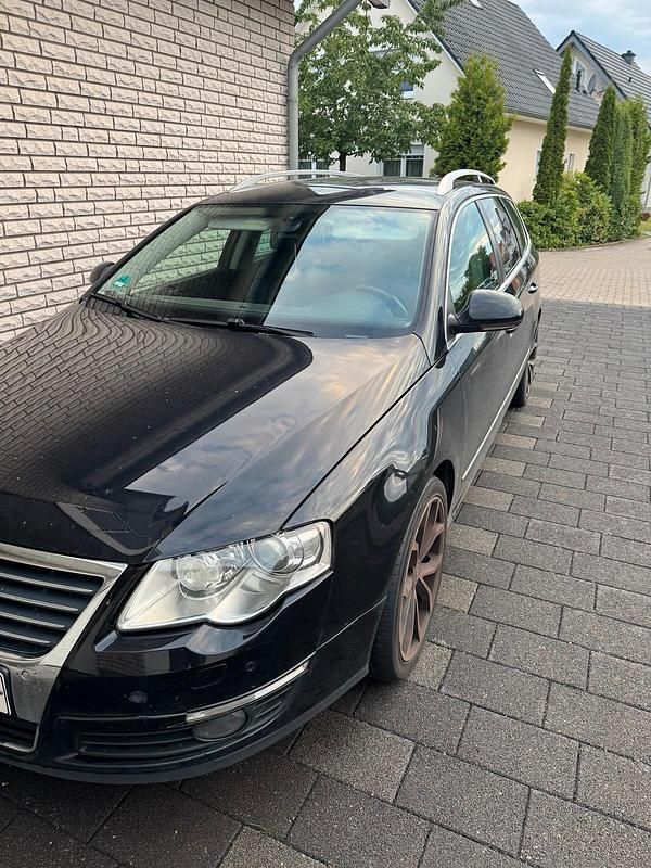 Schwarz Gebraucht 2006 VW Passat Kombi | 2.500 € (Guter Preis) - Bild 1/4
