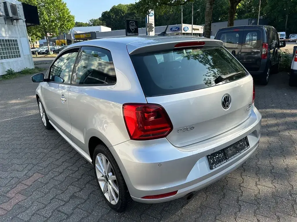 Gebraucht VW Polo Highline 110 PS (80 kW) 2015 Silber Limousine