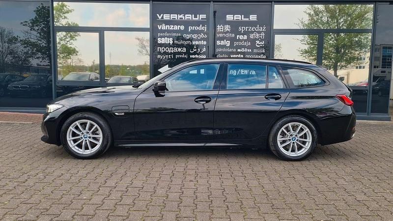 Gebraucht BMW 320e 204 PS (150 kW) 2022 Schwarz Kombi