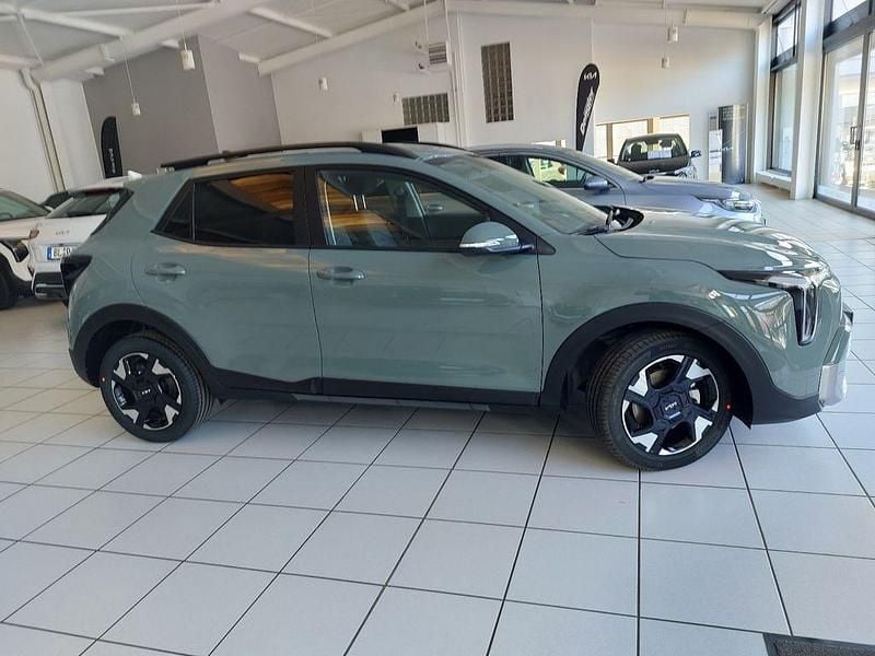 Neu Kia Stonic Vision 101 PS (74 kW) 2026 Grün SUV