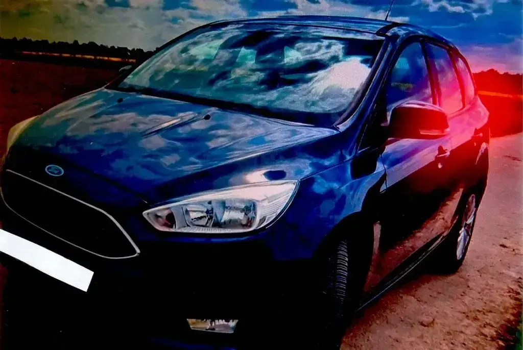 Gebraucht Ford Focus 101 PS (74 kW) 2016 Blau Kombi