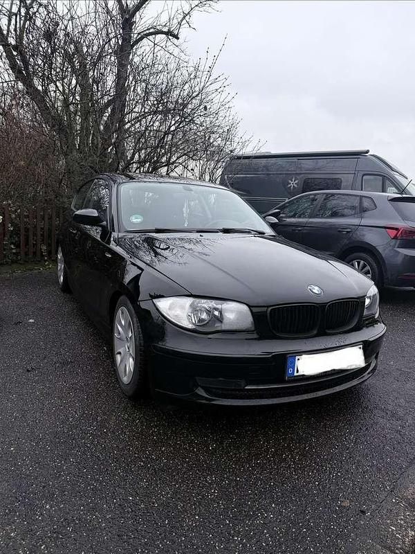 Gebraucht BMW 116 122 PS (89 kW) 2006 Schwarz Kleinwagen