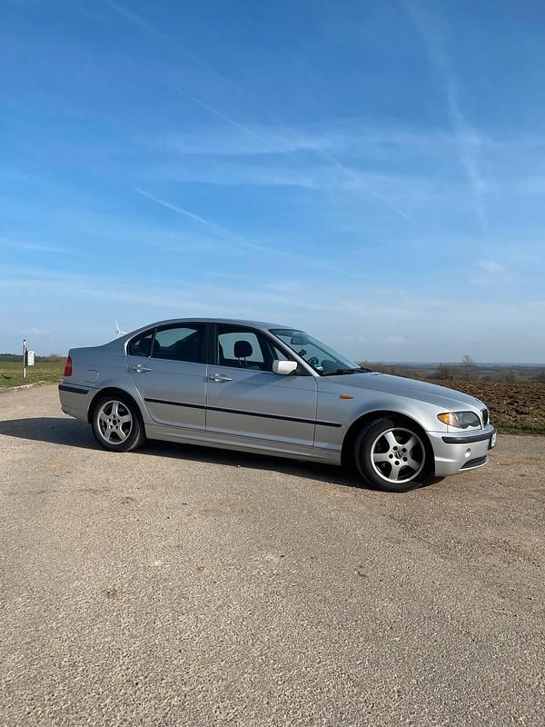 Gebraucht BMW 320 170 PS (125 kW) 2002 Silber Limousine