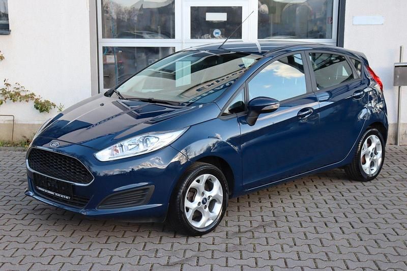 Gebraucht Ford Fiesta Trend 60 PS (44 kW) 2016 Blau Kleinwagen