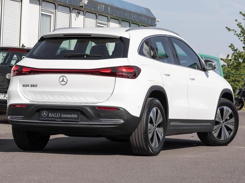 Gebraucht Mercedes EQA250 Progressive 139 kW (190 PS) 2024 Weiss polarweiß SUV