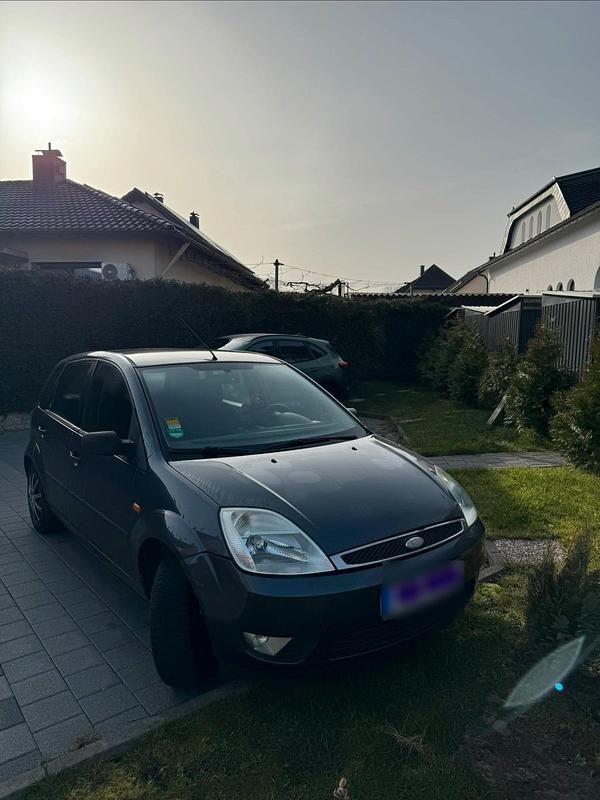 Gebraucht Ford Fiesta 80 PS (58 kW) 2003 Grau Kleinwagen