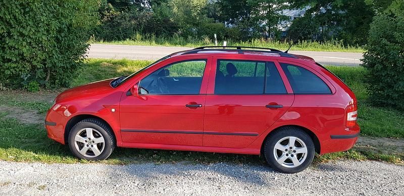 Rot Gebraucht 2005 Skoda Fabia Kombi | 2.350 € (Etwas zu teuer) - Bild 1/4