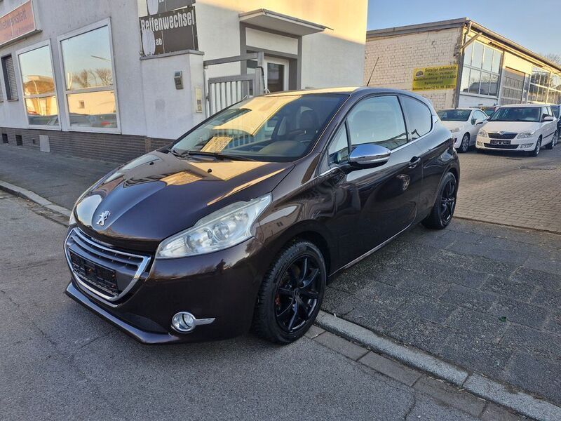 Schwarz Gebraucht 2013 Peugeot 208 Allure Kleinwagen | 5.999 € (Fairer Preis) - Bild 1/4