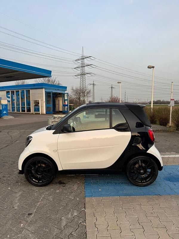 Gebraucht Smart ForTwo Cabrio 71 PS (52 kW) 2017 Weiß Cabrio