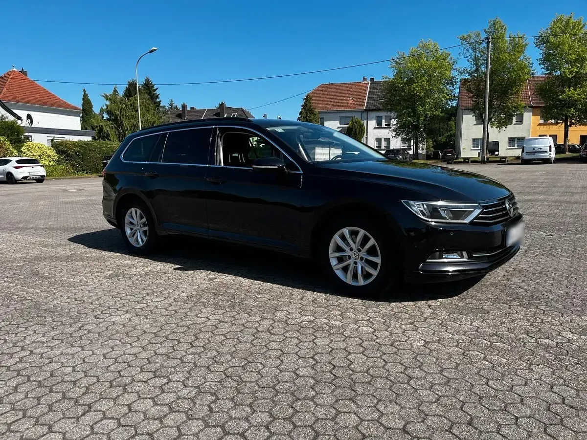 Gebraucht VW Passat Comfortline 150 PS (110 kW) 2016 Schwarz Kombi