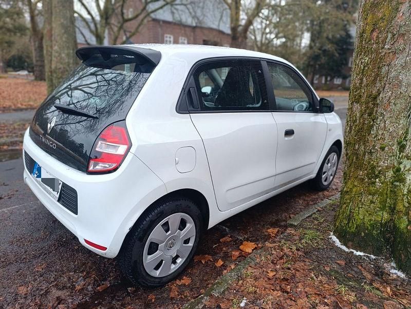 Gebraucht Renault Twingo Life 69 PS (50 kW) 2016 Weiß Kleinwagen
