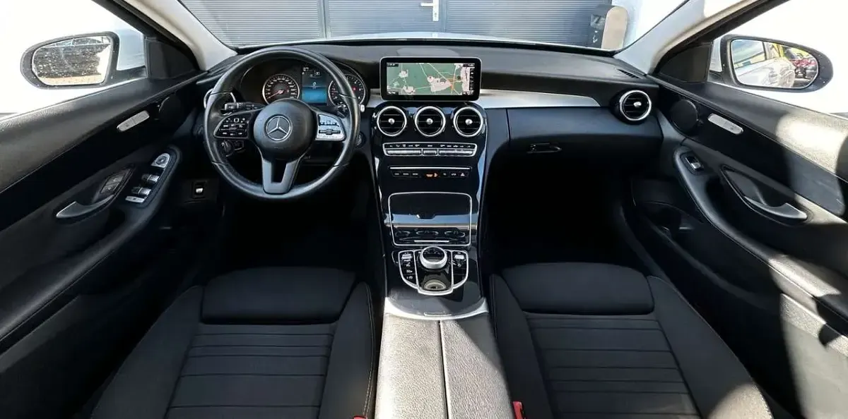 Gebraucht Mercedes C220 194 PS (142 kW) 2019 Polarweiss Kombi