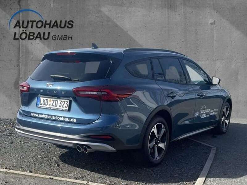 Gebraucht Ford Focus Active X 125 PS (91 kW) 2024 Chromablau metallic Kombi