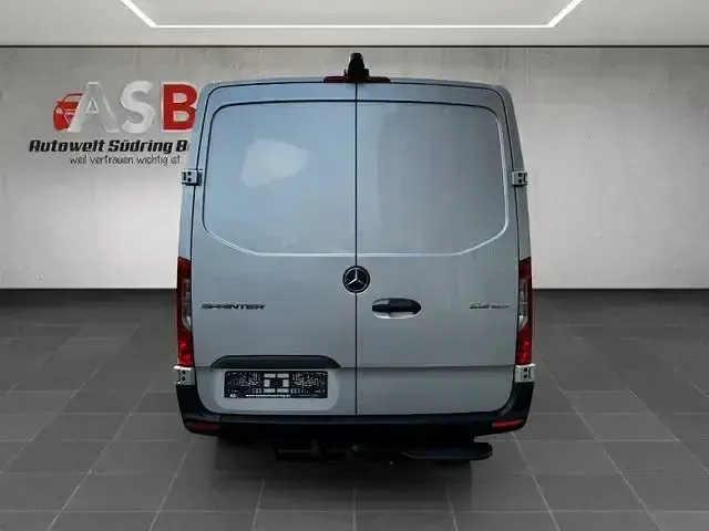 Second-hand Mercedes Sprinter 163 CP (119 kW) 2018 Argintiu Van