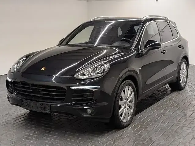 Gebraucht Porsche Cayenne 262 PS (192 kW) 2016 Tiefschwarzmet. SUV