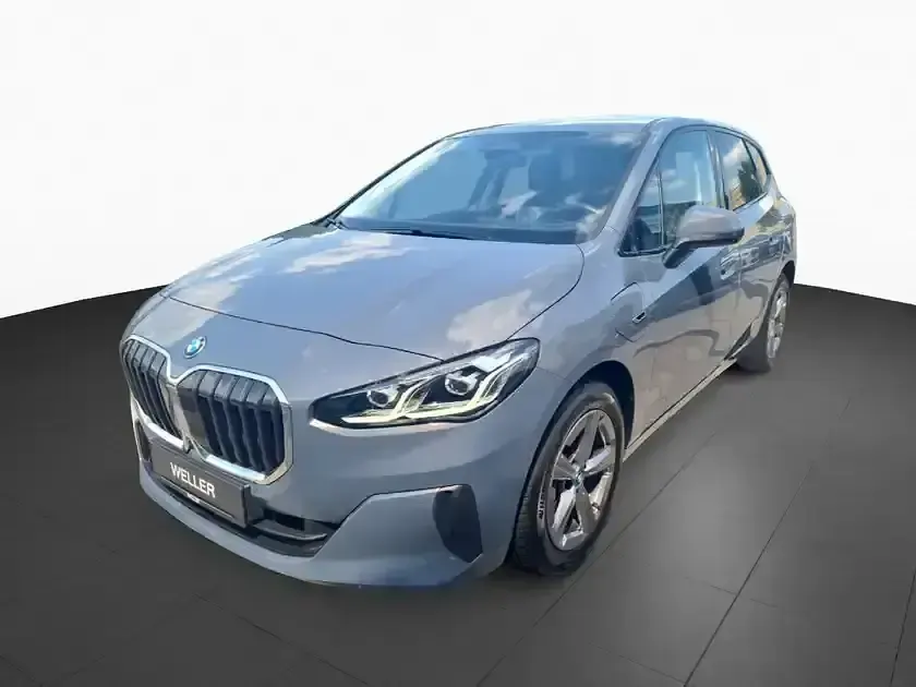 Gebraucht BMW 225 Performance 136 PS (100 kW) 2023 Sparkling kupfergrau (grau) Kombi