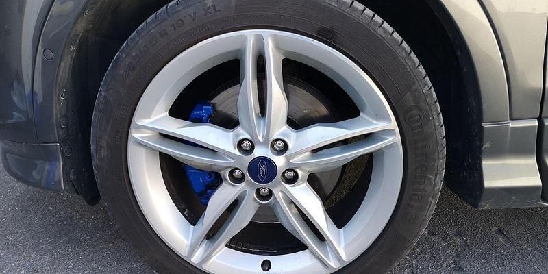 Gebraucht Ford Kuga Individual 140 PS (102 kW) 2014 Grau SUV