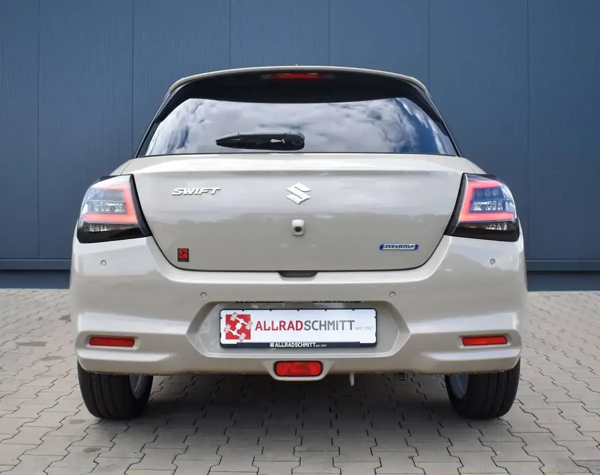 Gebraucht Suzuki Swift Comfort 83 PS (61 kW) 2025 Caravan ivory pearl Limousine