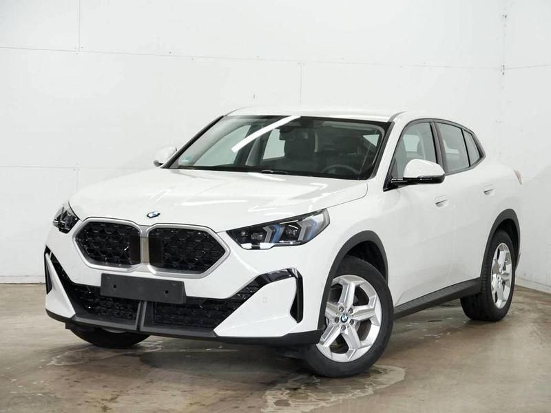Weiß Gebraucht 2024 BMW X2 Performance SUV | 36.290 € (Teuer) - Bild 1/4