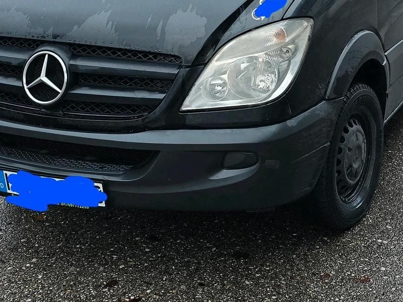 Schwarz Gebraucht 2007 Mercedes Sprinter Van | 2.000 € (Superpreis) - Bild 1/4