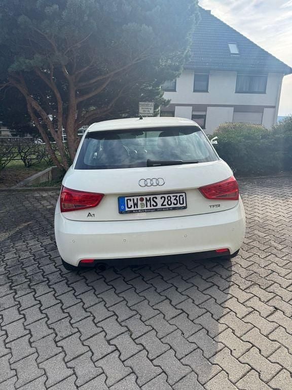 Gebraucht Audi A1 Attraction 86 PS (63 kW) 2011 Beige Kleinwagen