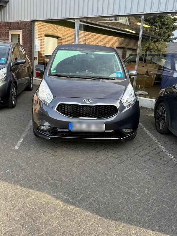 Grau Gebraucht 2017 Kia Venga Kleinwagen | 14.500 € (Etwas zu teuer) - Bild 1/4