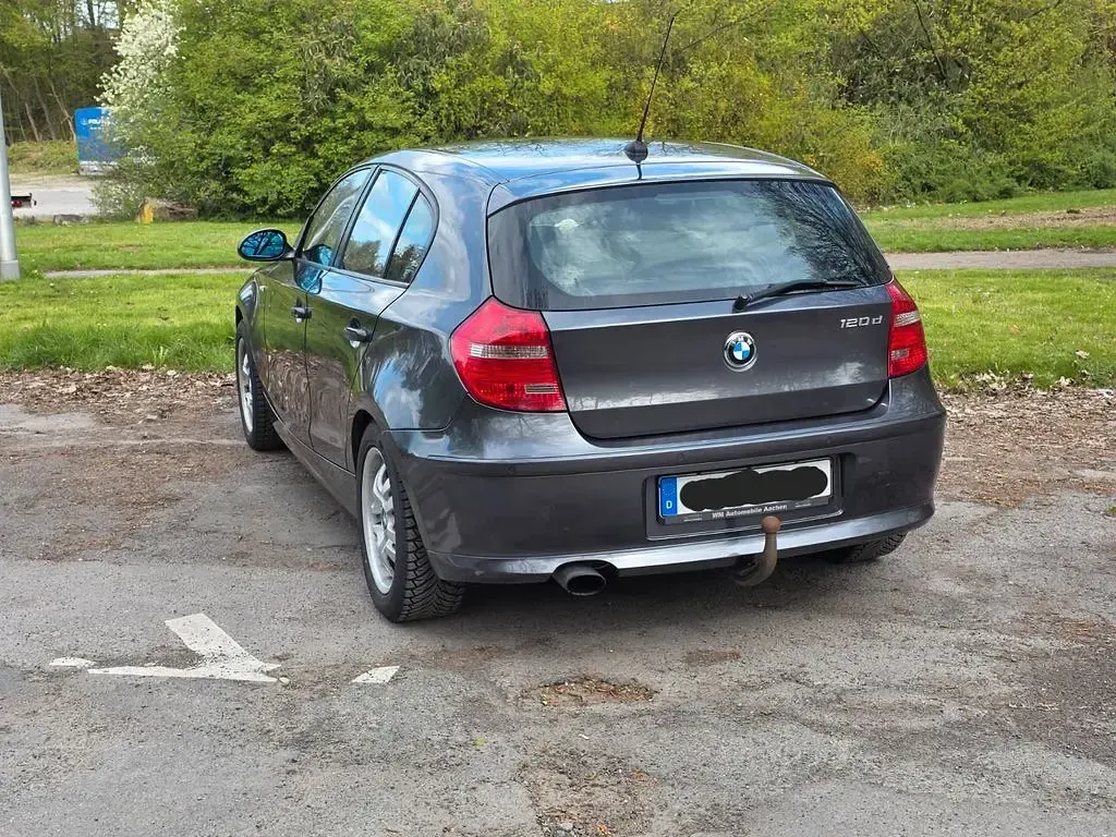 Gebraucht BMW 120 177 PS (130 kW) 2007 Grau Kleinwagen