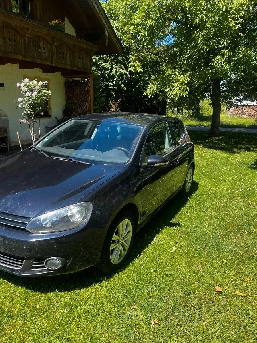 Gebraucht VW Golf VI 105 PS (77 kW) 2011 Schwarz Kleinwagen