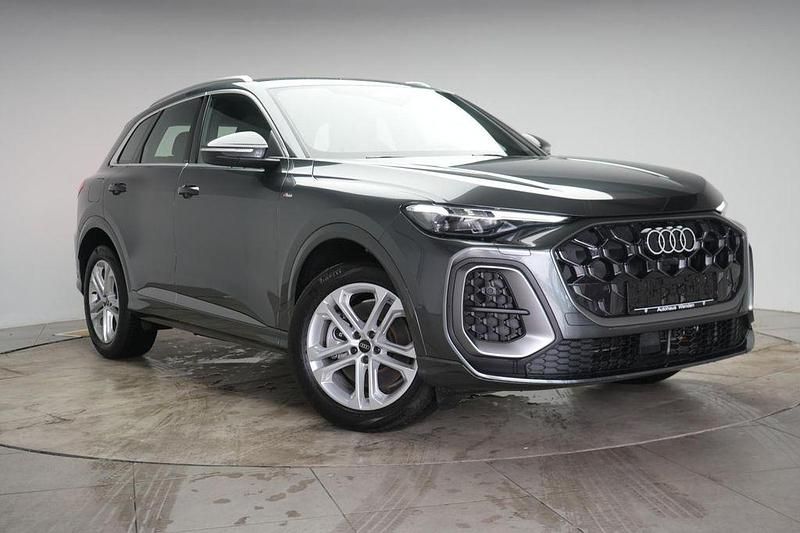 Grau Gebraucht 2025 Audi Q5 S-Line SUV | 55.990 € - Bild 1/4