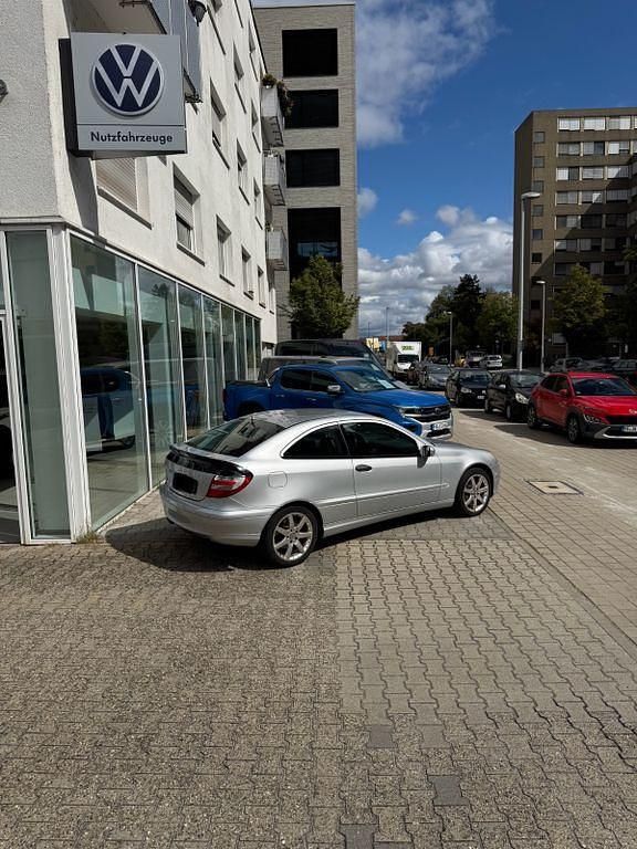 Silber Gebraucht 2006 Mercedes C350 Coupé | 6.890 € (Fairer Preis) - Bild 1/4