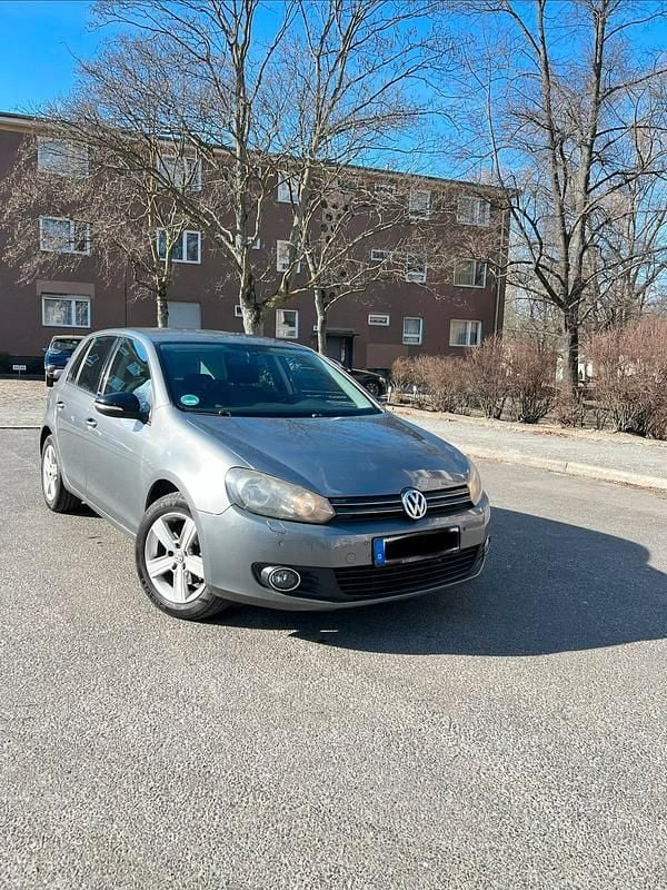 Gebraucht VW Golf VI Style 122 PS (89 kW) 2011 Grau Kleinwagen