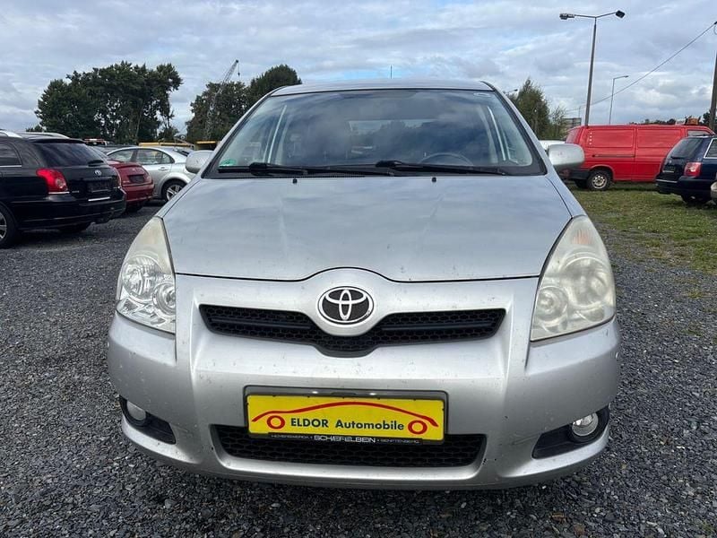Silber Gebraucht 2009 Toyota Corolla Verso Team Van / Kleinbus | 3.000 € (Guter Preis) - Bild 1/4
