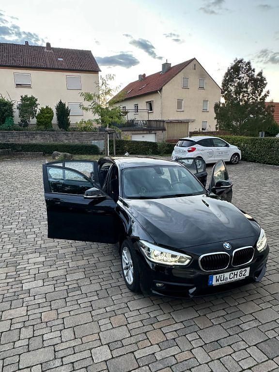 Schwarz Gebraucht 2019 BMW 118 Advantage Kleinwagen | 12.100 € (Guter Preis) - Bild 1/4