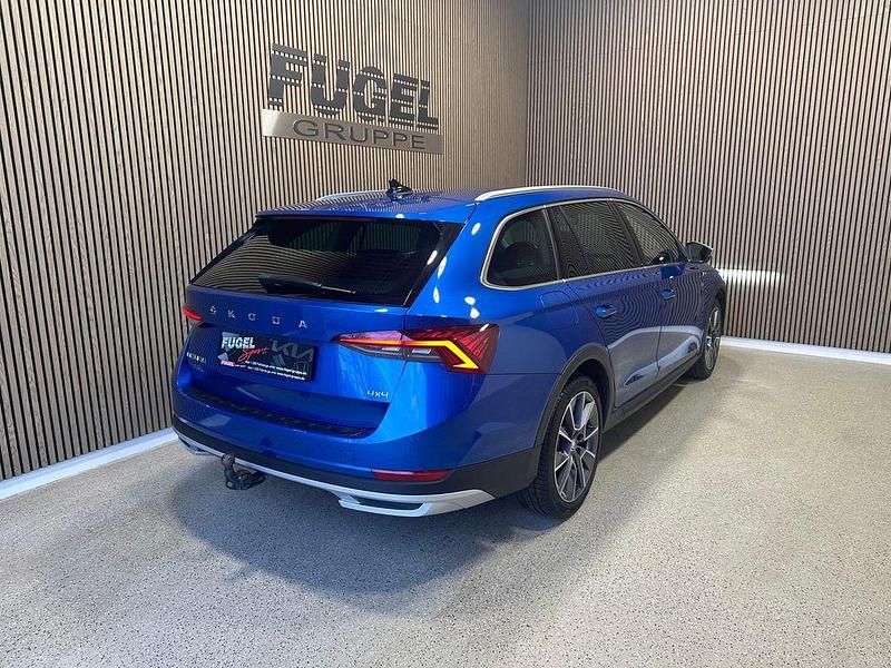Gebraucht Skoda Octavia Scout 4x4 200 PS (147 kW) 2022 Blau Kombi