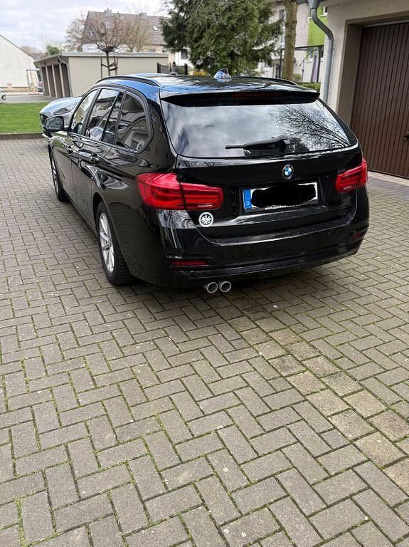 Usado BMW 320 190 CV (139 kW) 2018 Negro Familiar