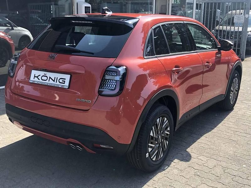 Gebraucht Fiat 600 146 PS (107 kW) 2025 Orange Limousine