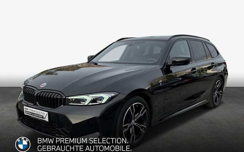 Saphirschwarz Gebraucht 2022 BMW 320 M Sport Kombi | 33.990 € (Fairer Preis) - Bild 1/4
