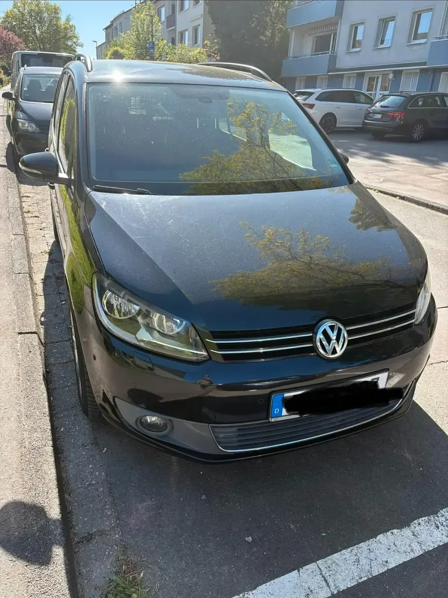 Gebraucht VW Touran Highline 105 PS (77 kW) 2010 Schwarz Van / Kleinbus